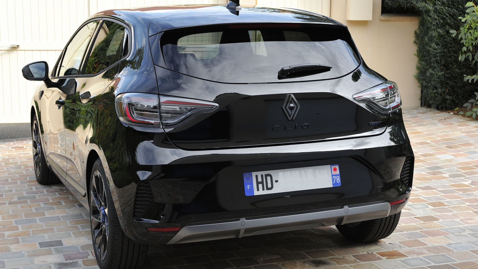 CLIO V