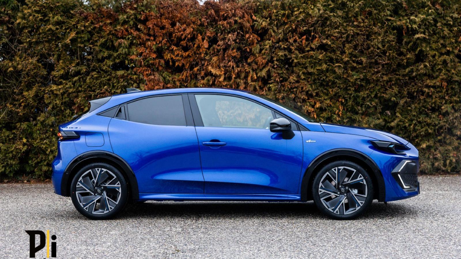 Vue 2 de Renault Clio VI E-Tech 160 Hybride ESPRIT ALPINE 360° HiFi Hiver Bleu Iron