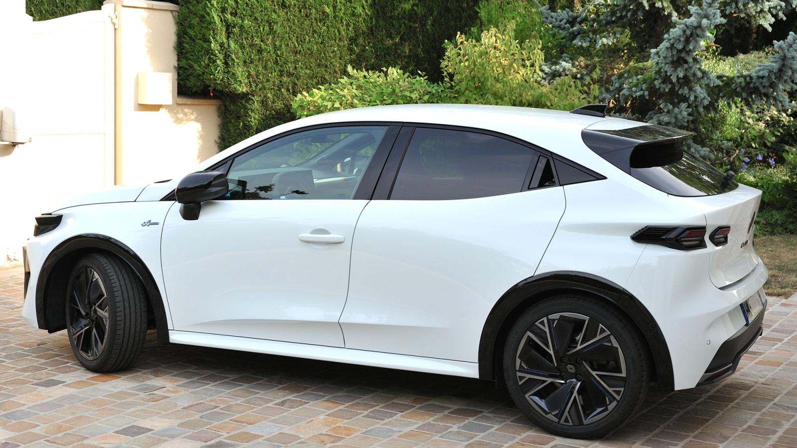 Vue 3 de Renault CLIO VI 1.8 E-TECH FULL HYBRID 160 ESPRIT ALPINE Blanc Glacier