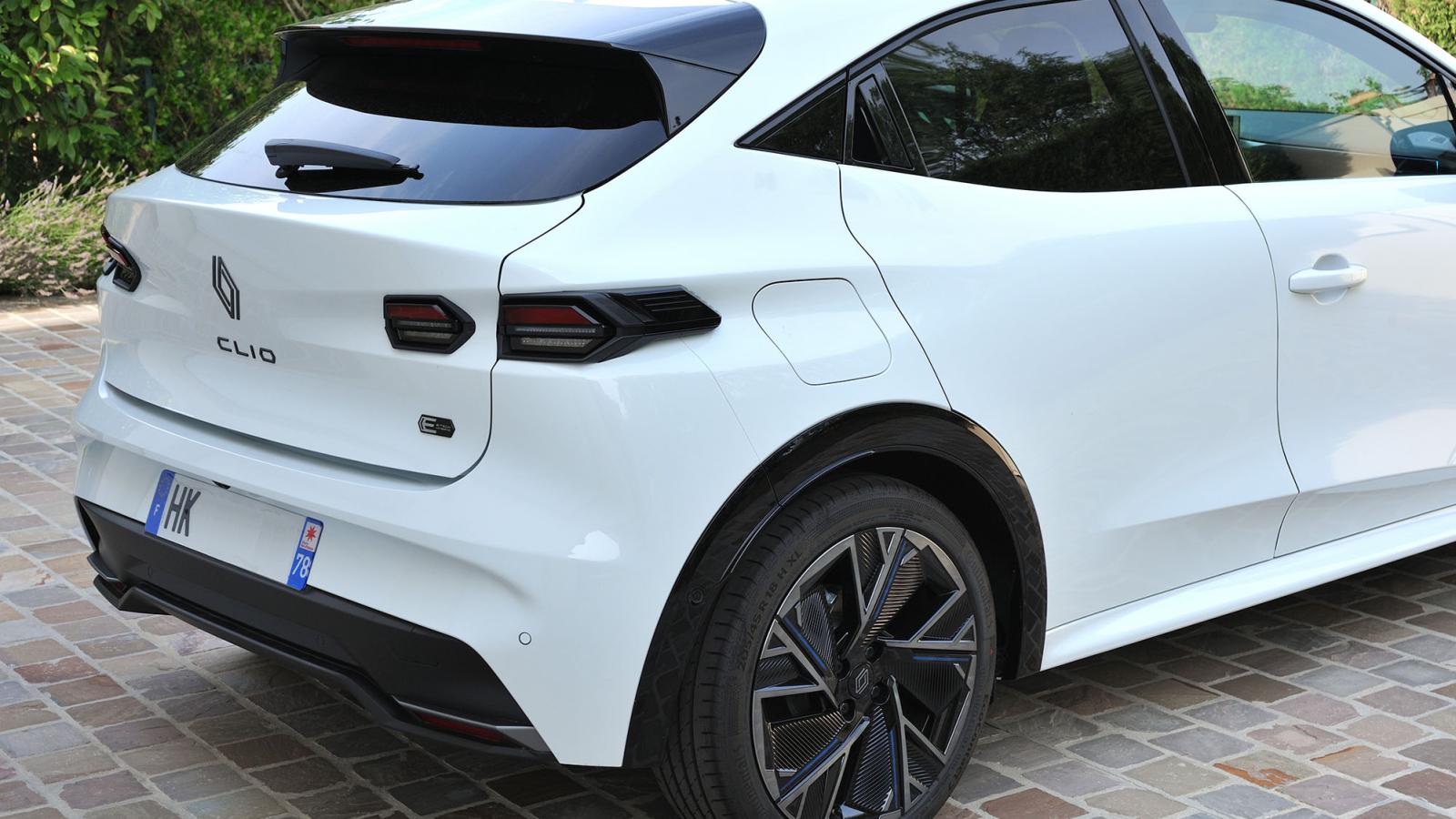 Vue 5 de Renault CLIO VI 1.8 E-TECH FULL HYBRID 160 ESPRIT ALPINE Blanc Glacier
