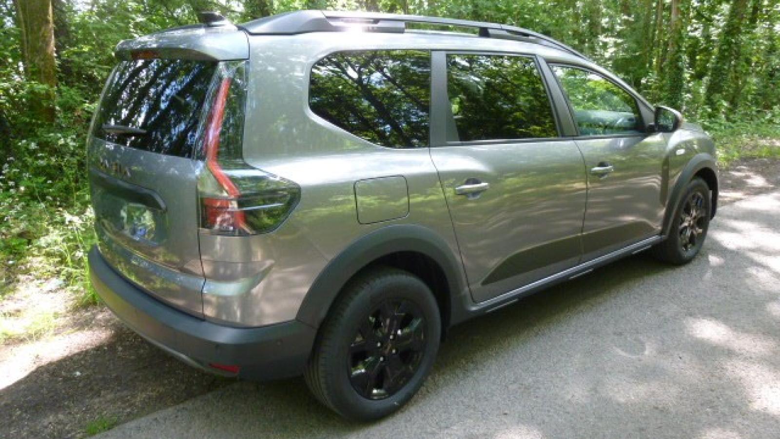 Vue 2 de Dacia JOGGER ECO-G 120 (essence/GPL) EXTREME GRIS SCHISTE