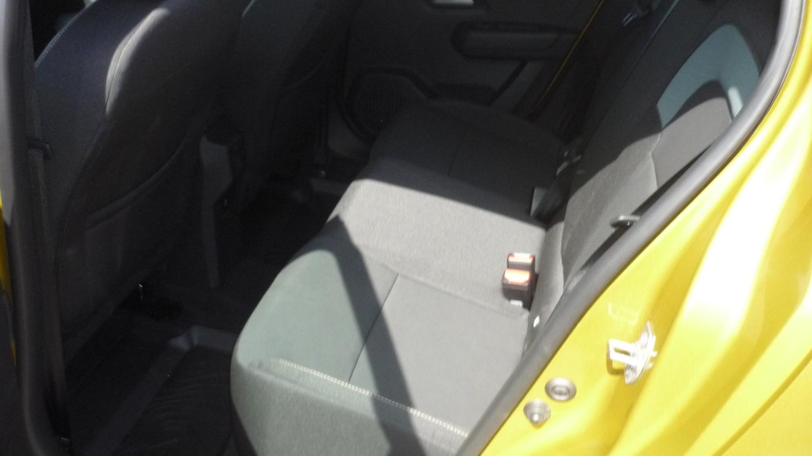 Vue 6 de Dacia NOUVELLE SANDERO STEPWAY ECO-G-120-AUTO-25 Harmonie Spécifique EXTREME(HARM11) JAUNE AMBRE
