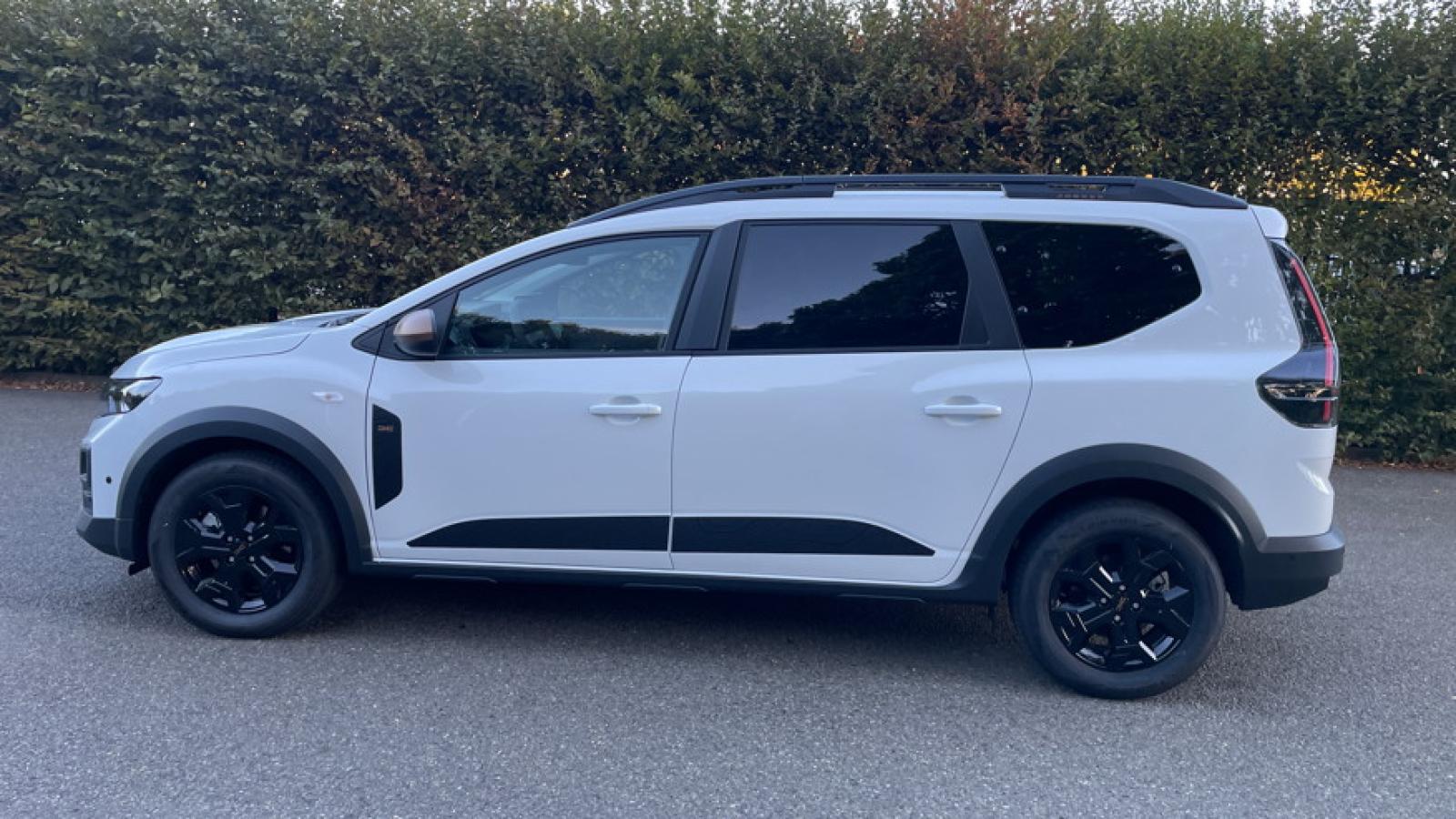 Vue 2 de Dacia Jogger 7 places ECO-G 120 (Essence/GPL) Extrême Blanc Galcier