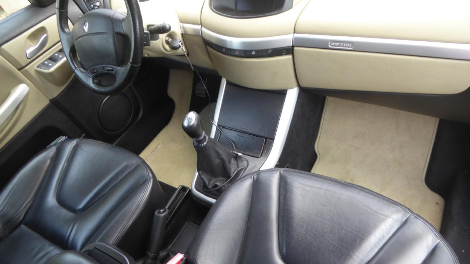 Vue 7 de Renault AVANTIME V6 3.0 24V PRIVILEGE GRIS ACIER
