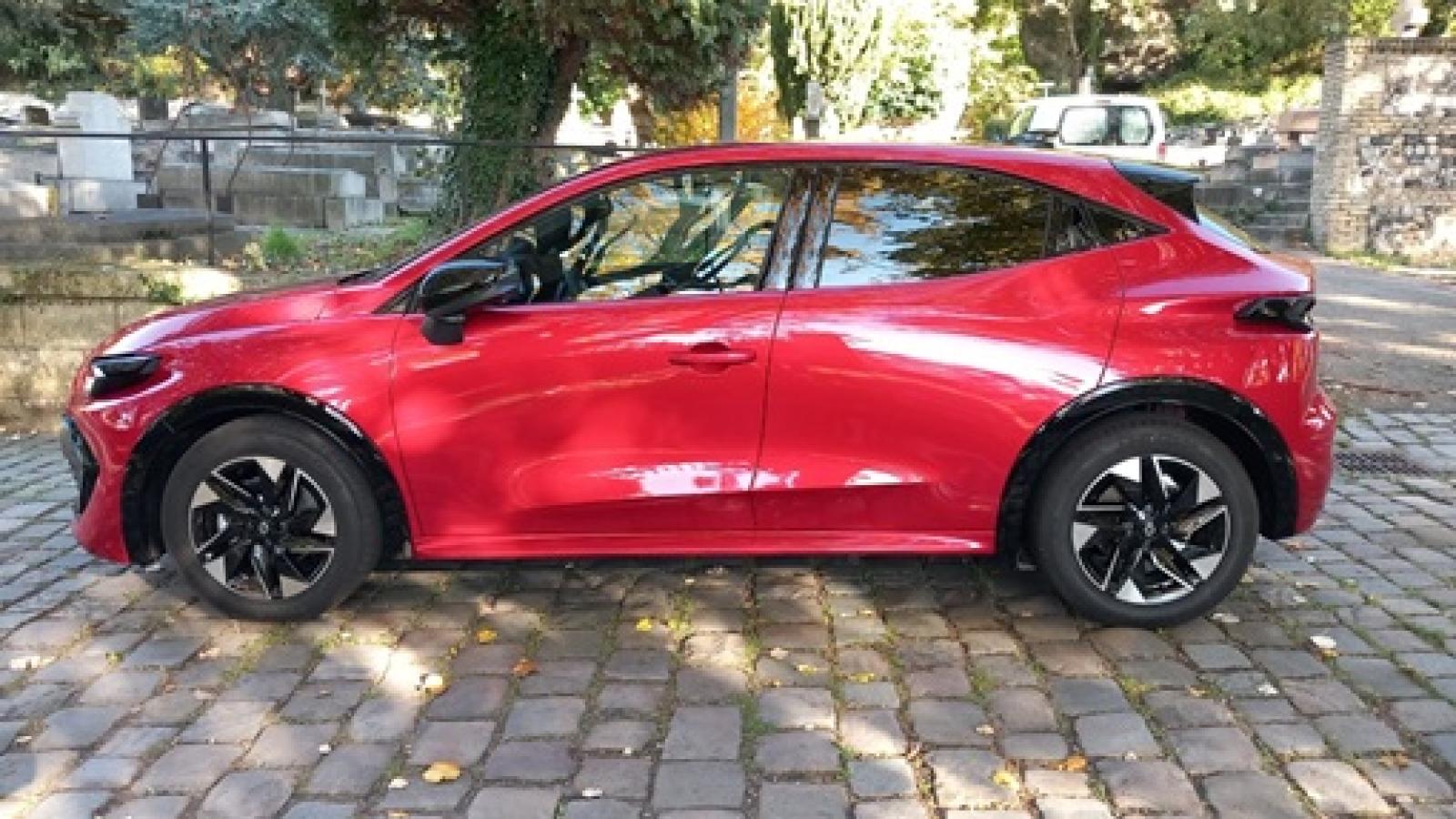 Renault CLIO VI E TECH 160 FULL HYBRID TECHNO ROUGE ABSOLU
